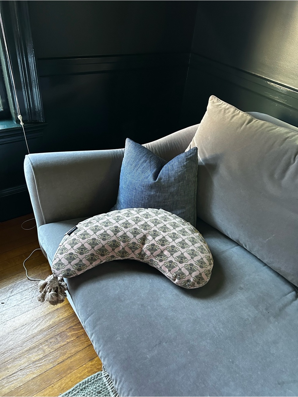 Dockatot Wedge nursing pillow Bee Pattern